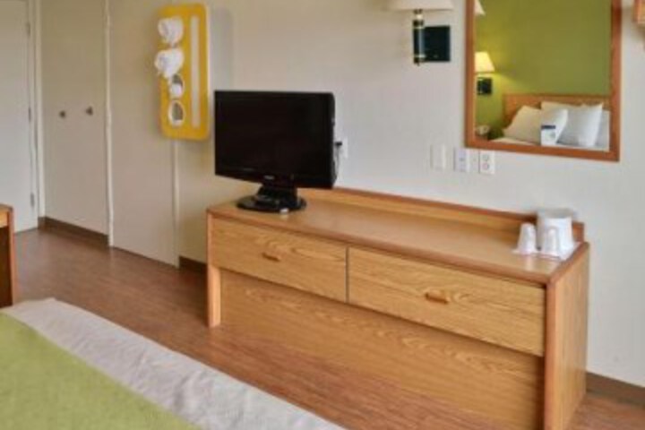 Room 43 of 65