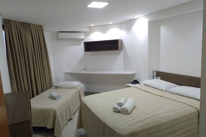 Room 4 of 16