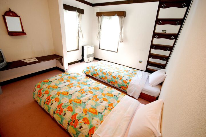 Room 9 of 21