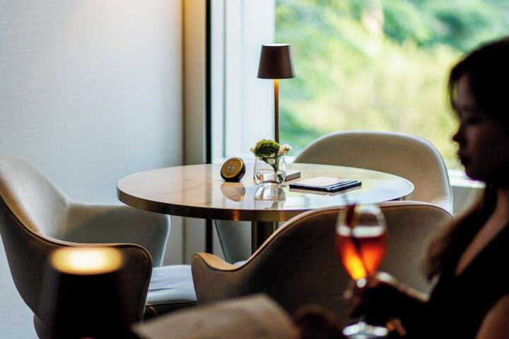 Lounge 78 of 94
