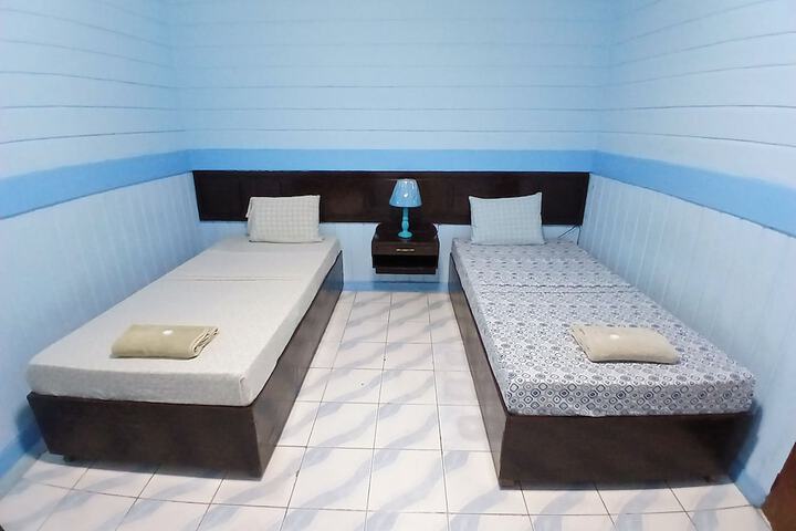 Room 25 of 41