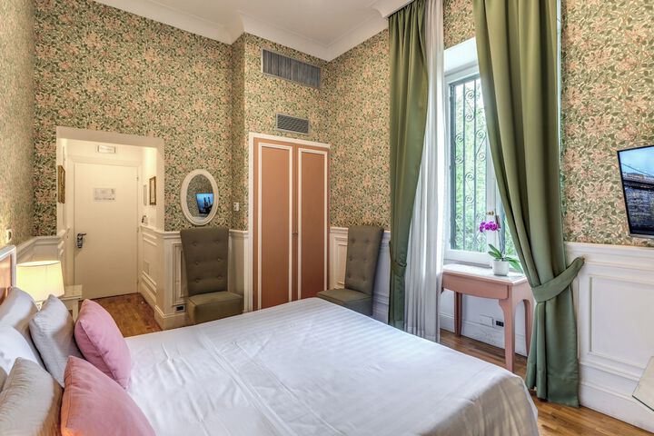 Room 44 of 116