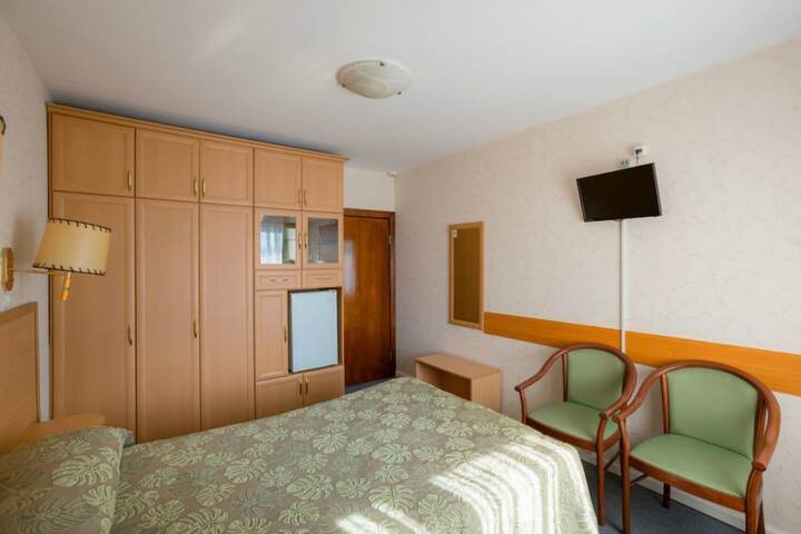 Room 8 of 44