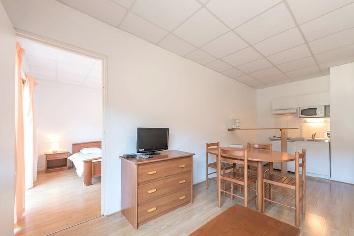 Room 9 of 19