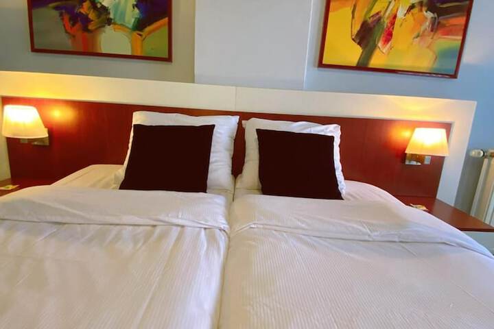 Room 30 of 72