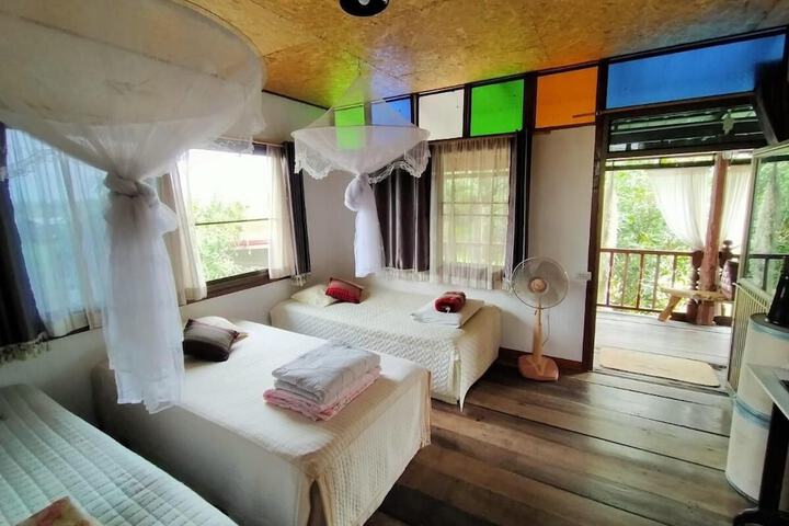 Room 9 of 26