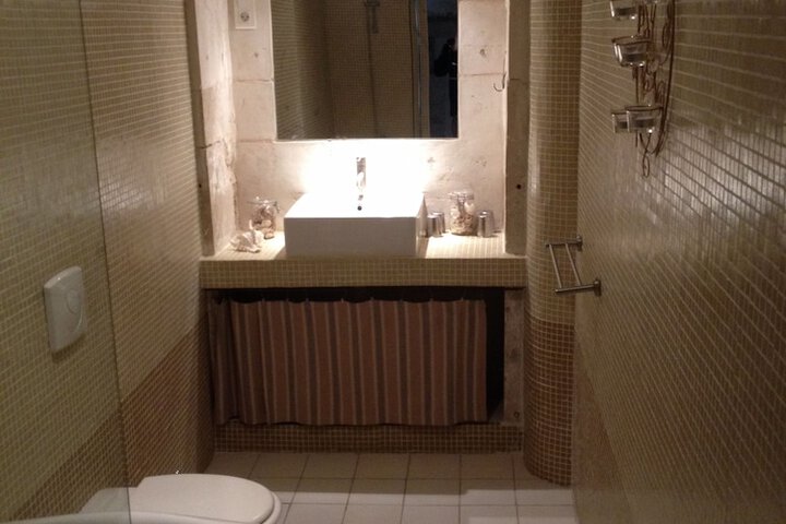 Room 14 of 36