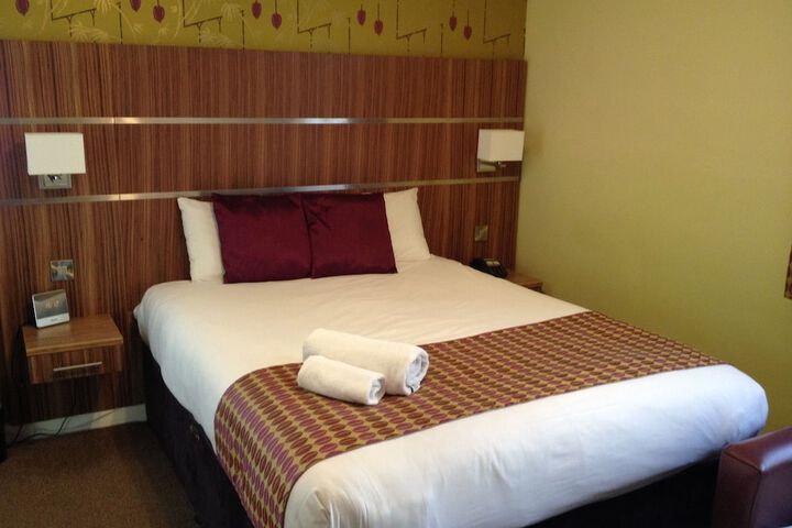 Room 11 of 31