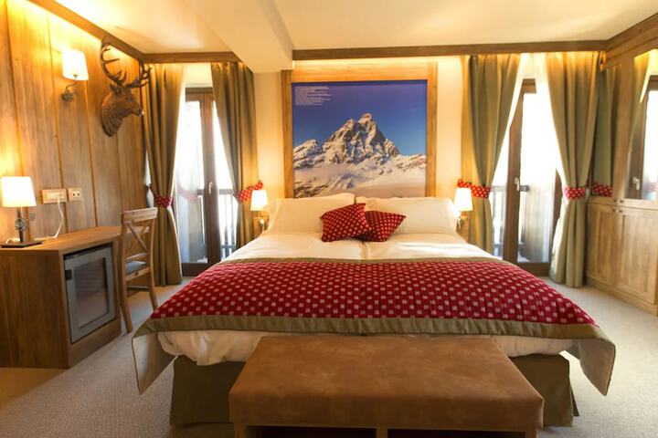 Room 4 of 20