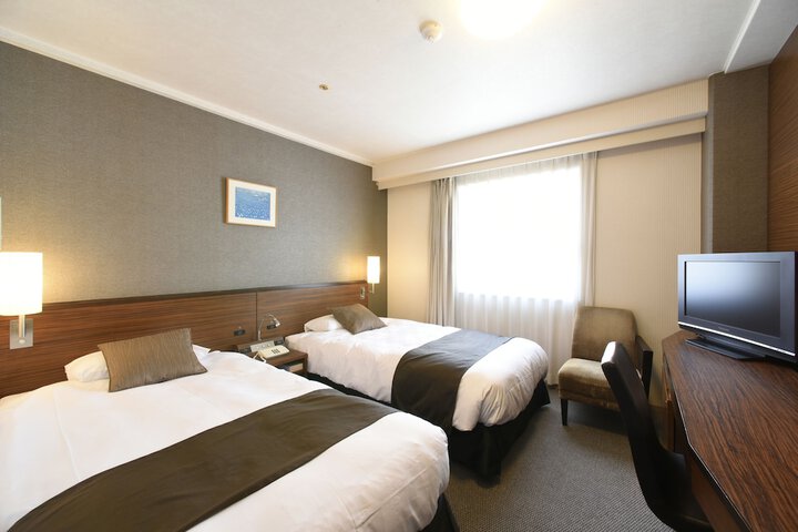 Room 8 of 50
