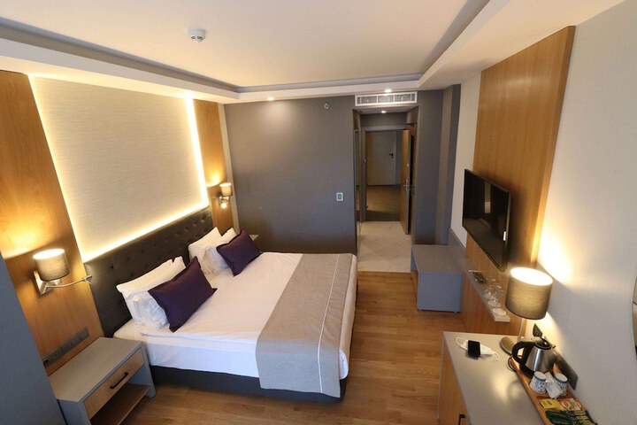 Room 7 of 71