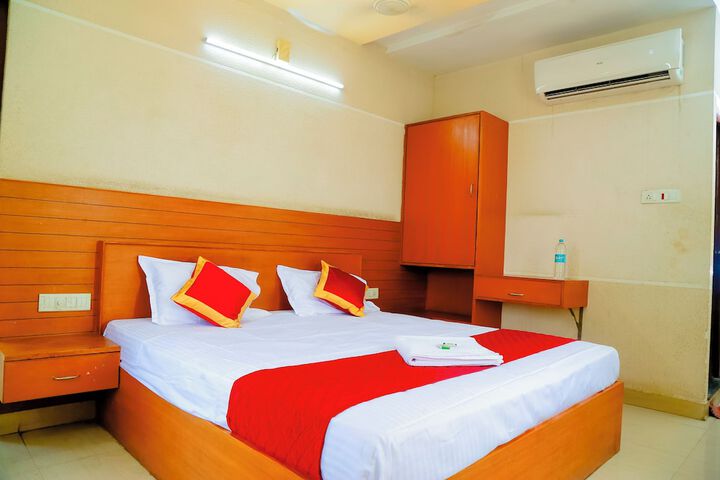Hotel Breezeland - Erode Railway Station
