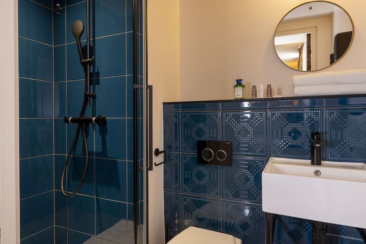 Room 34 of 41