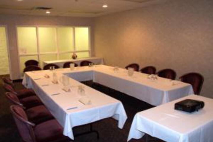 Ballroom/Hall 37 of 60
