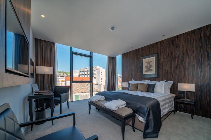 Room 21 of 50