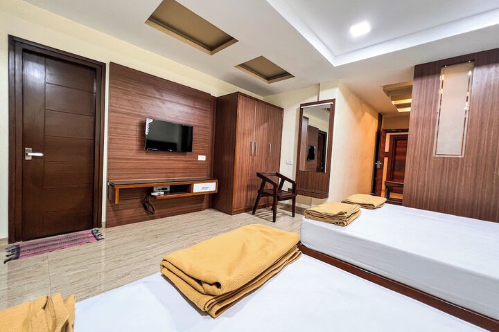 Room 4 of 24