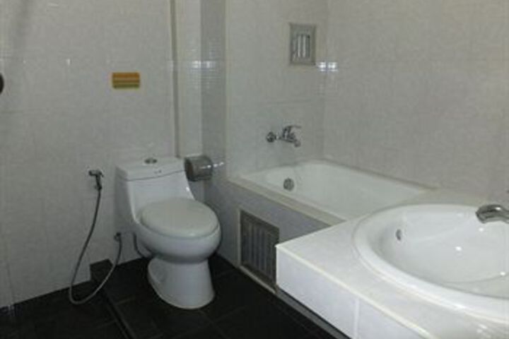 Room 3 of 9