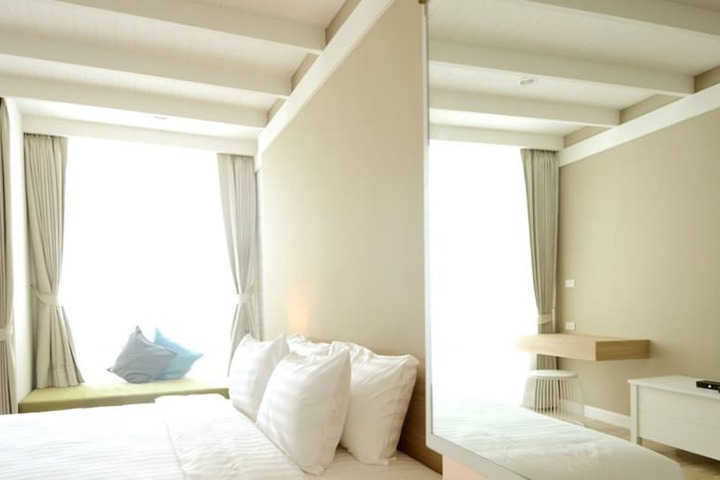 Room 11 of 48