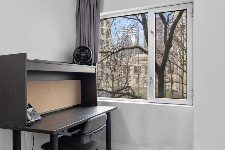 Room 9 of 42