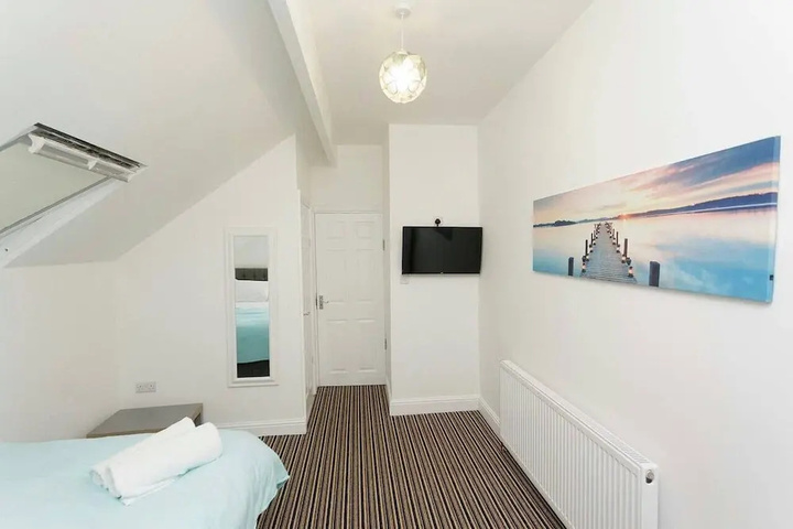 Room 2 of 11