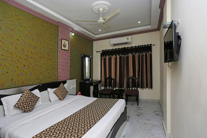 Room 3 of 17