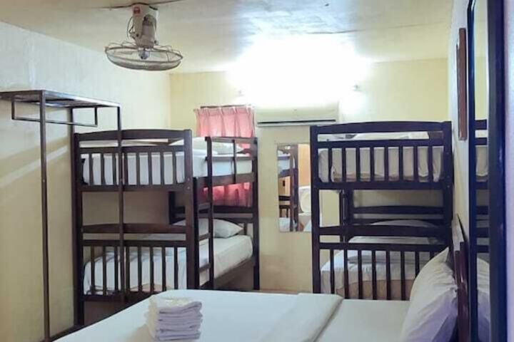 Room 7 of 30