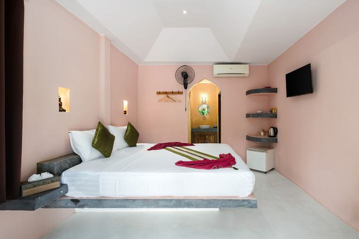 Room 16 of 50