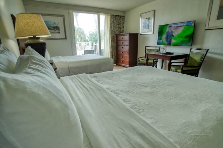 2 Queen Beds Marina View (8 of 15)