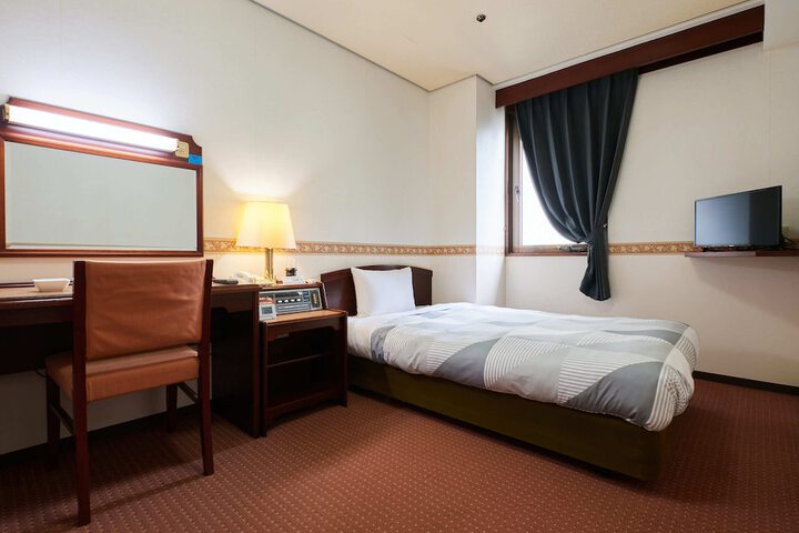 Room 3 of 56