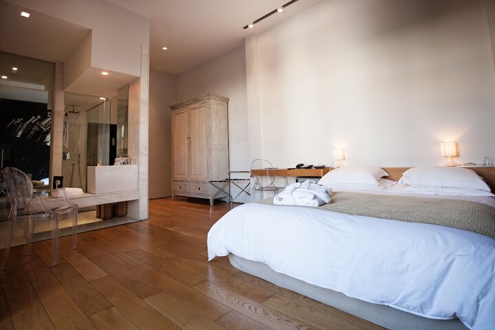 Room 5 of 72