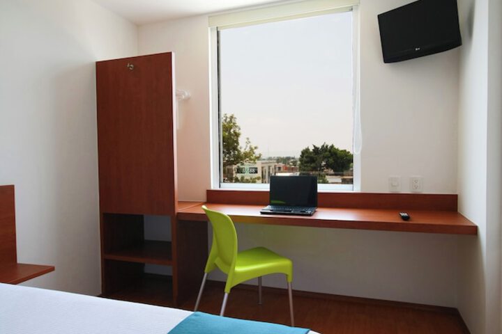 Room 13 of 70