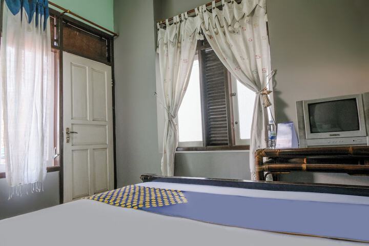 Room 13 of 26