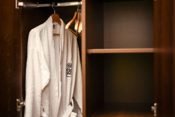 Room 47 of 102