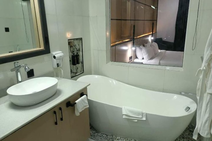 Room 32 of 52
