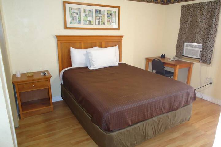 Room 18 of 36