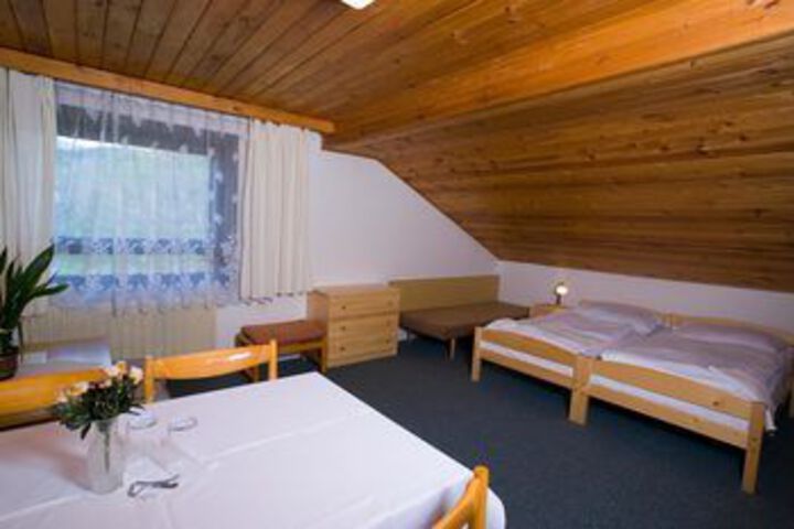 Room 13 of 35