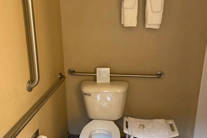 Room 18 of 51