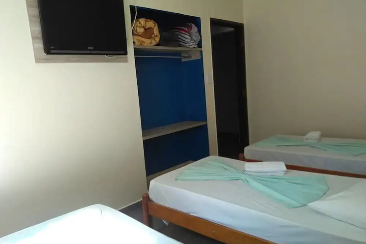 Room 4 of 13