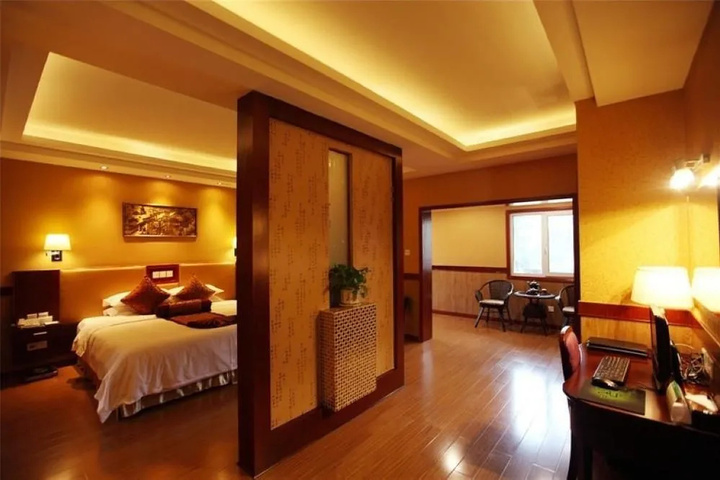Room 3 of 11
