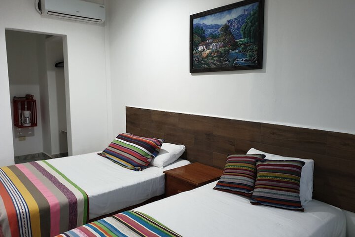 Room 13 of 40