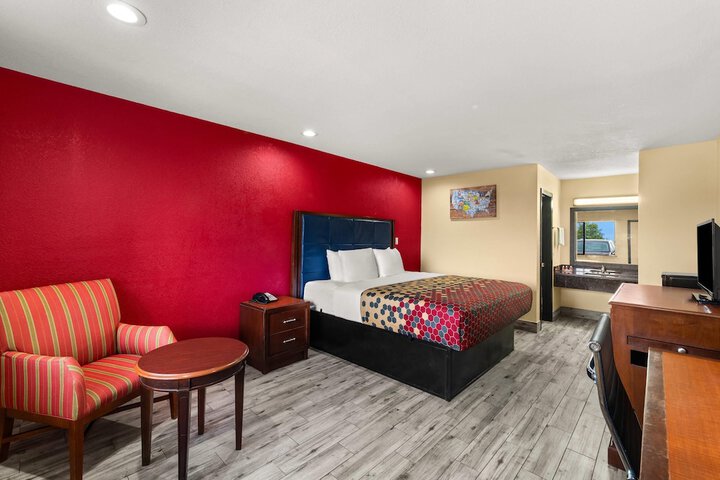 Room 12 of 24