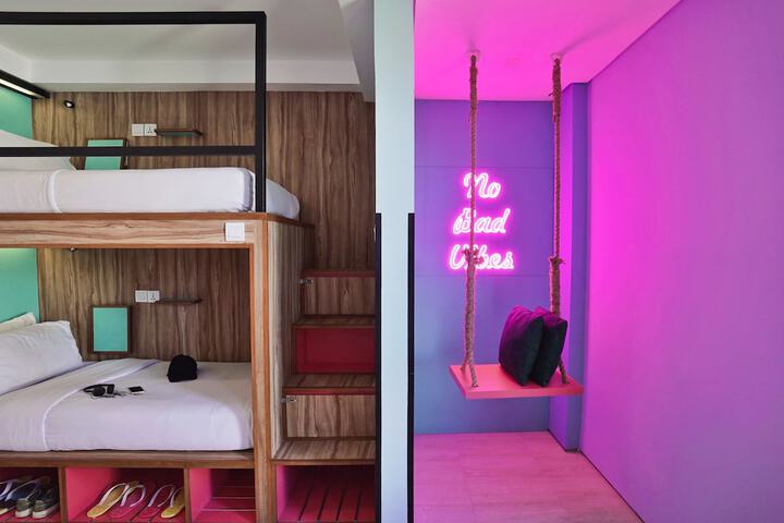 Room 22 of 65