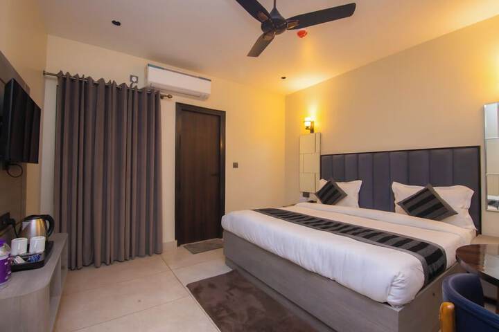 Room 15 of 44