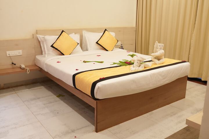 Room 3 of 51