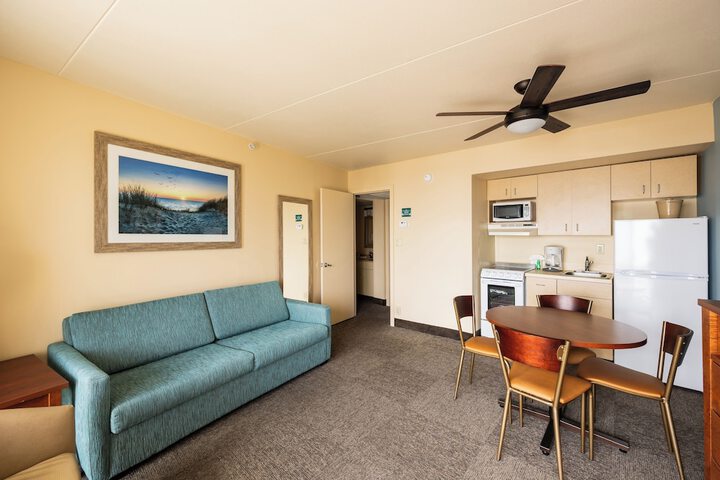 Room 17 of 35