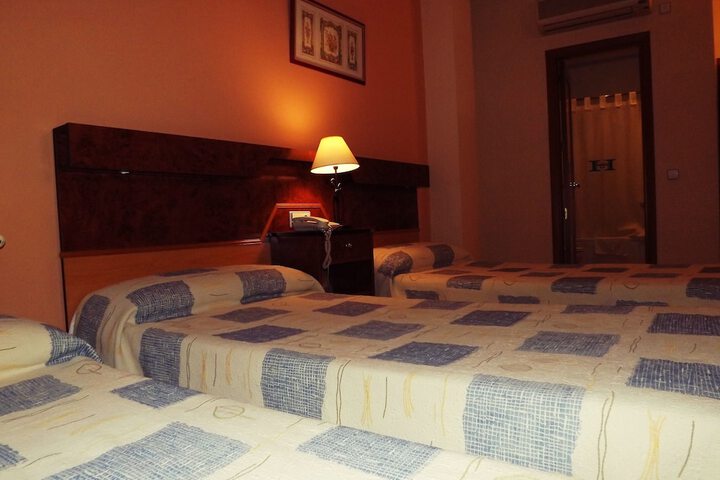 Room 12 of 66