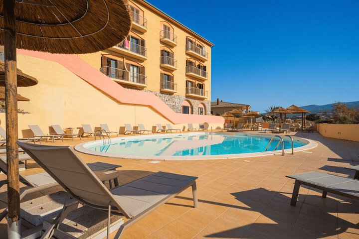 Pool Hotel