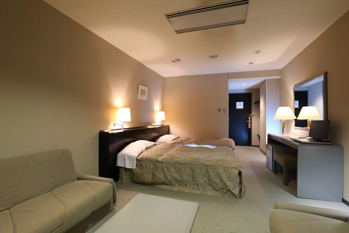 Room 13 of 60