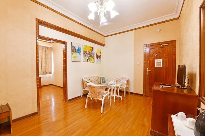 Room 11 of 31