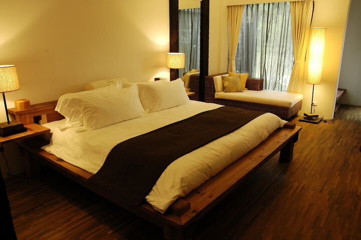 Room 9 of 36